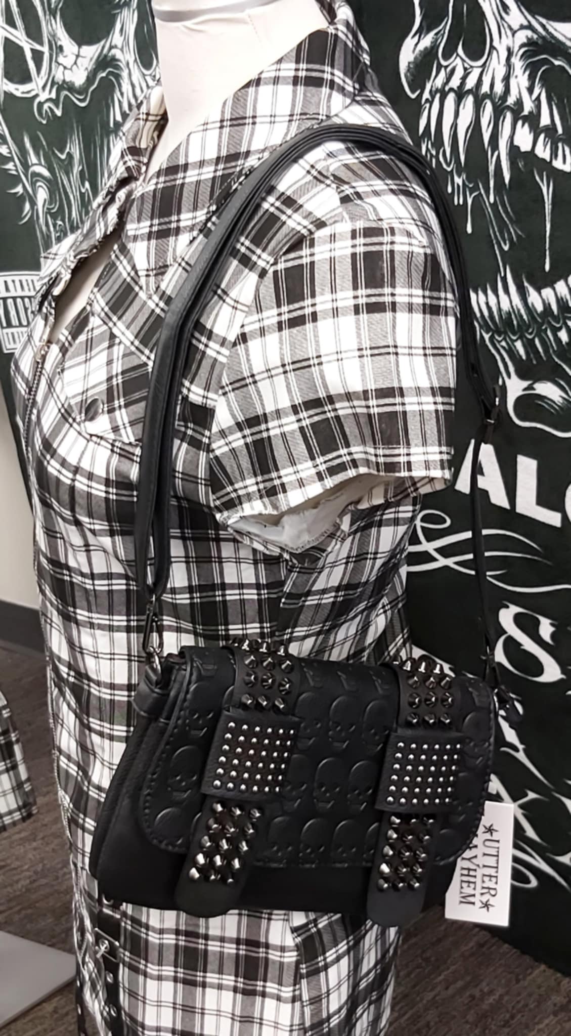 Cross-body flap handbag