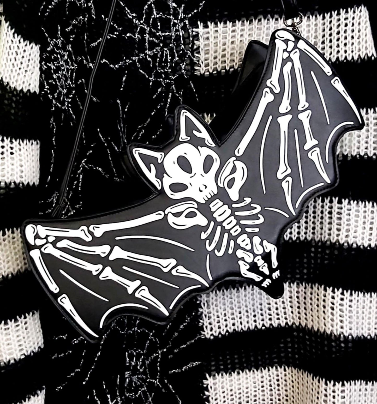 Skeleton bat purse
