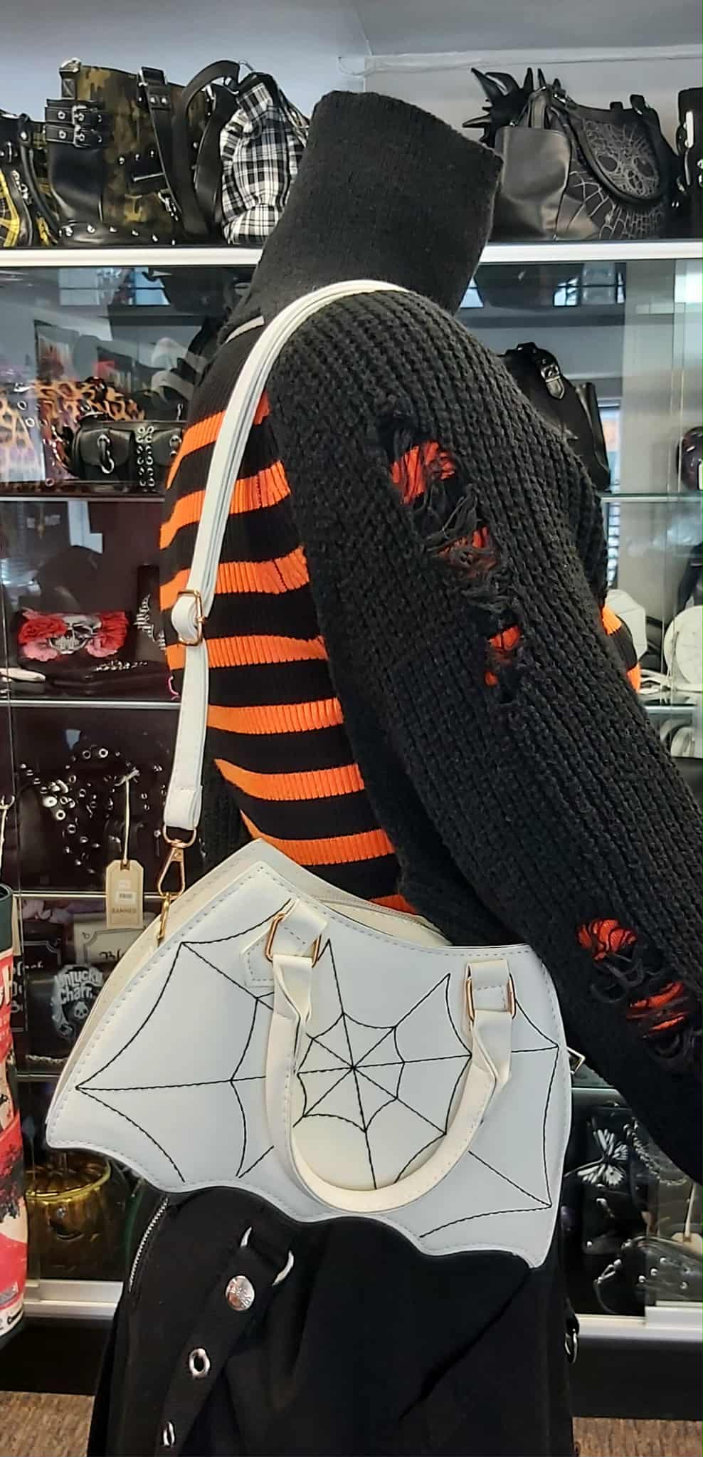 Batwing purse